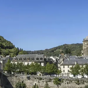 https://chez-cornelia.midi-pyreneeshotels.com
